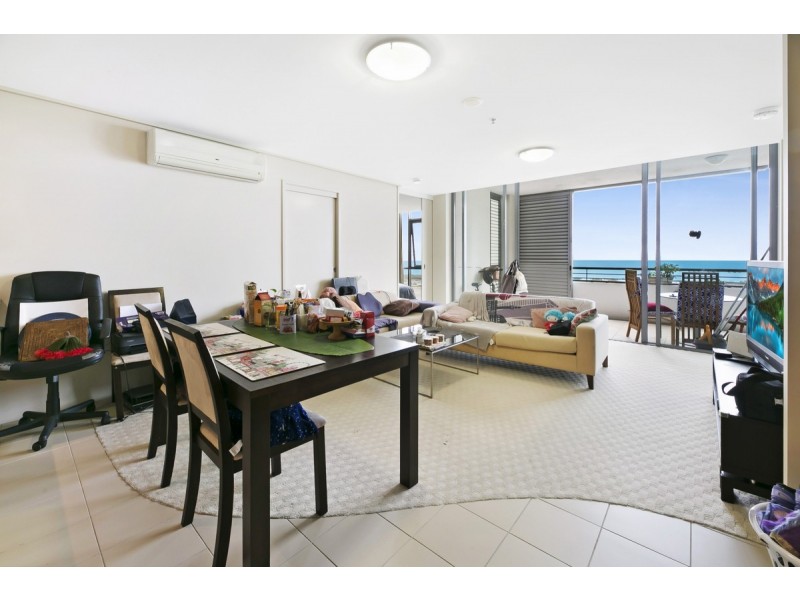 300/105 Scarborough Street, Southport QLD 4215