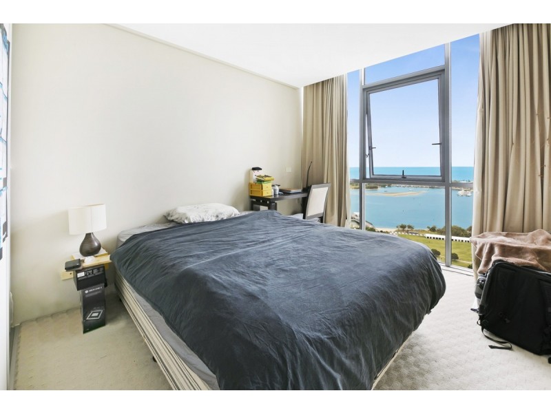 300/105 Scarborough Street, Southport QLD 4215