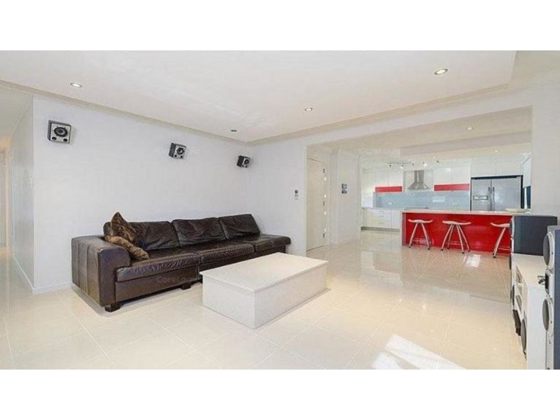 1/80 Falconer Street, Southport QLD 4215