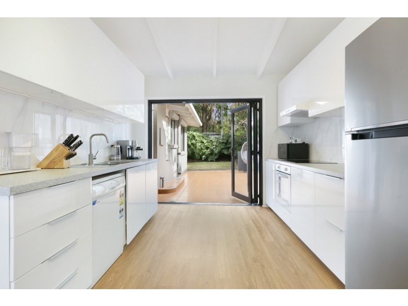 33 Boronia Drive, Southport QLD 4215