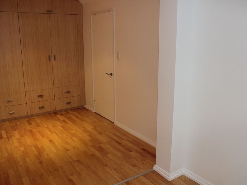 1/27 Lenneberg Street, Southport QLD 4215