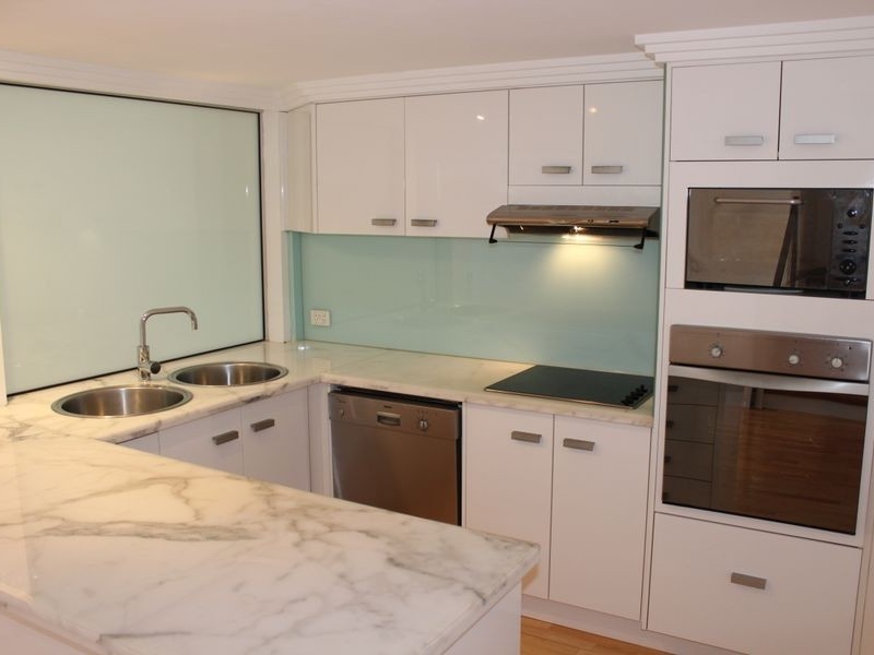 1/27 Lenneberg Street, Southport QLD 4215