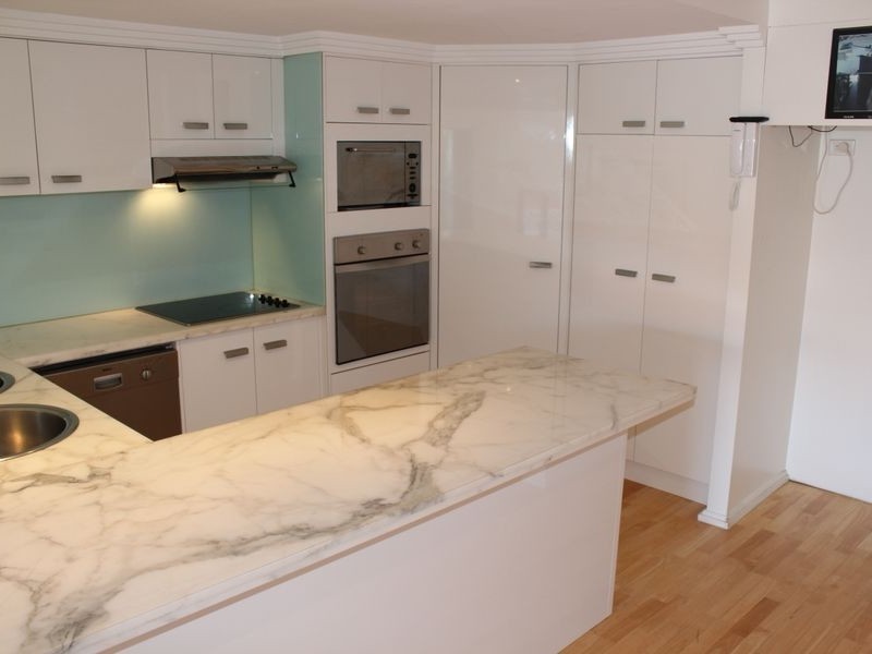 1/27 Lenneberg Street, Southport QLD 4215