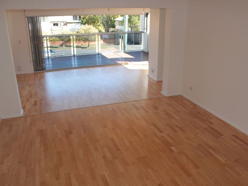 1/27 Lenneberg Street, Southport QLD 4215