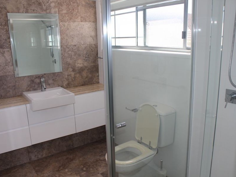 1/27 Lenneberg Street, Southport QLD 4215