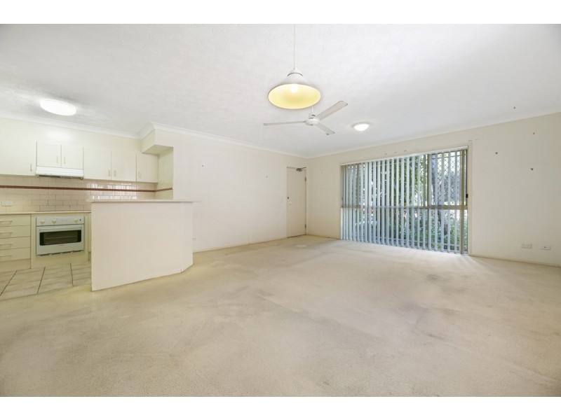 17/47-51 Pohlman Street, Southport QLD 4215