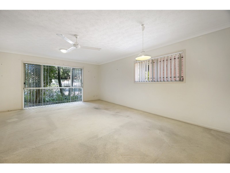 17/47-51 Pohlman Street, Southport QLD 4215