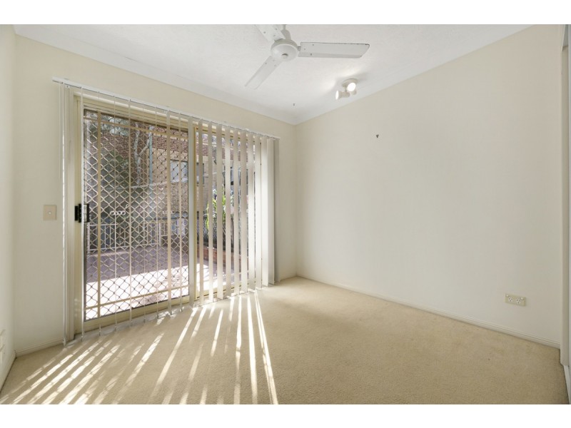 17/47-51 Pohlman Street, Southport QLD 4215