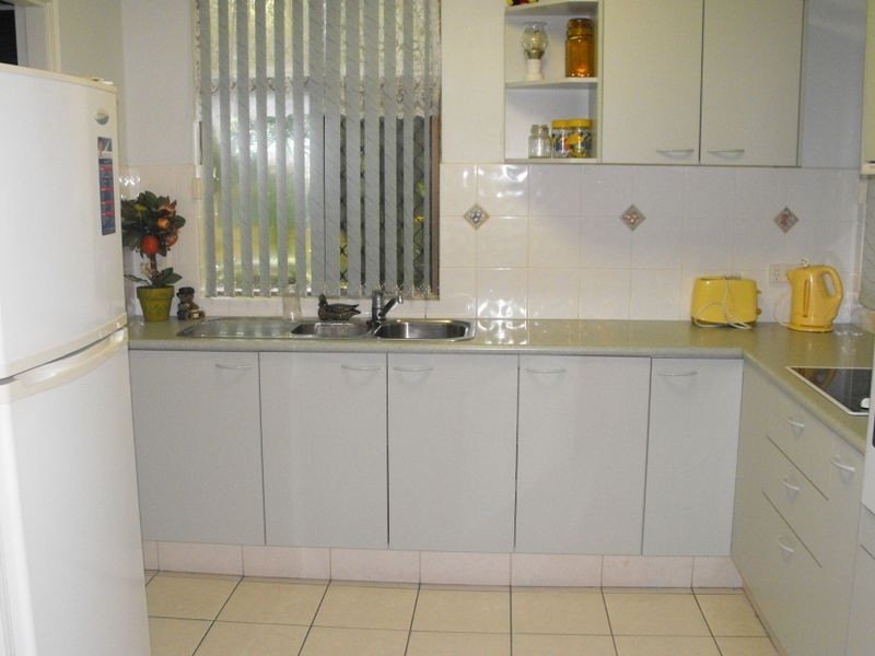 1/65 Bauer Street, Southport QLD 4215