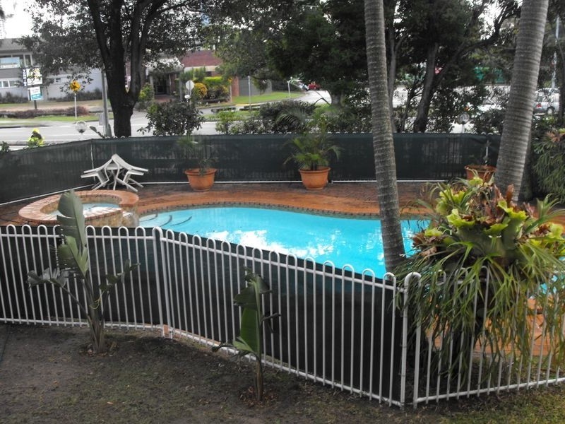 1/65 Bauer Street, Southport QLD 4215