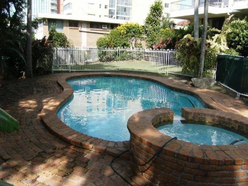 1/65 Bauer Street, Southport QLD 4215