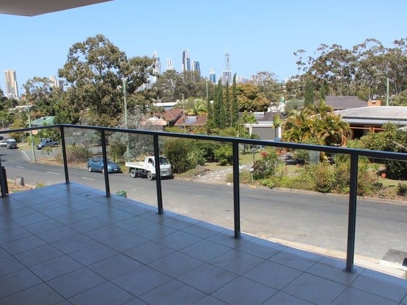 2/9-11 Deauville Drive, Southport QLD 4215