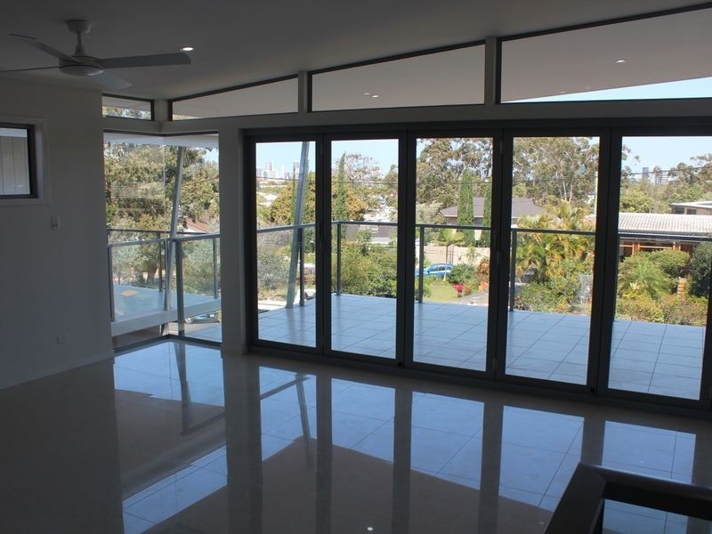 2/9-11 Deauville Drive, Southport QLD 4215