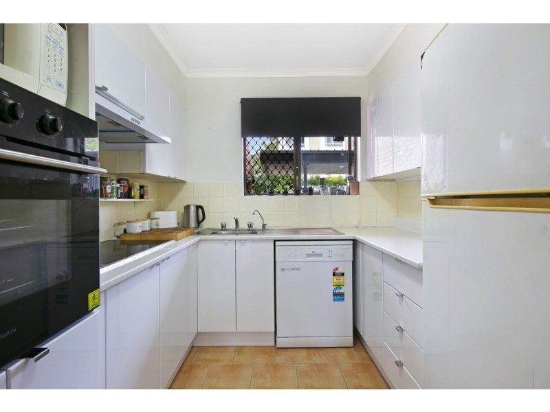 2/164 High Street, Southport QLD 4215