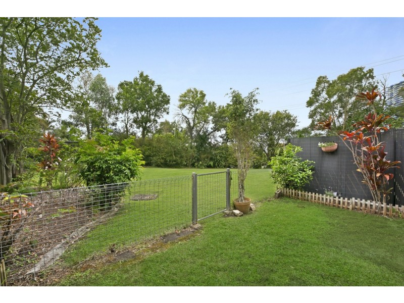 2/164 High Street, Southport QLD 4215