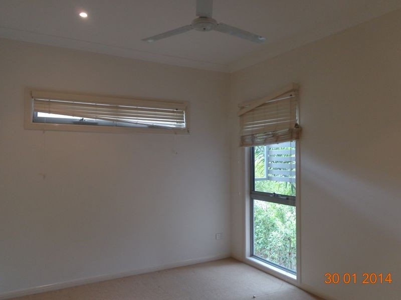 2/81 Pohlman Street, Southport QLD 4215