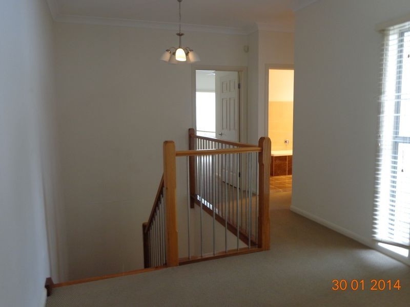 2/81 Pohlman Street, Southport QLD 4215