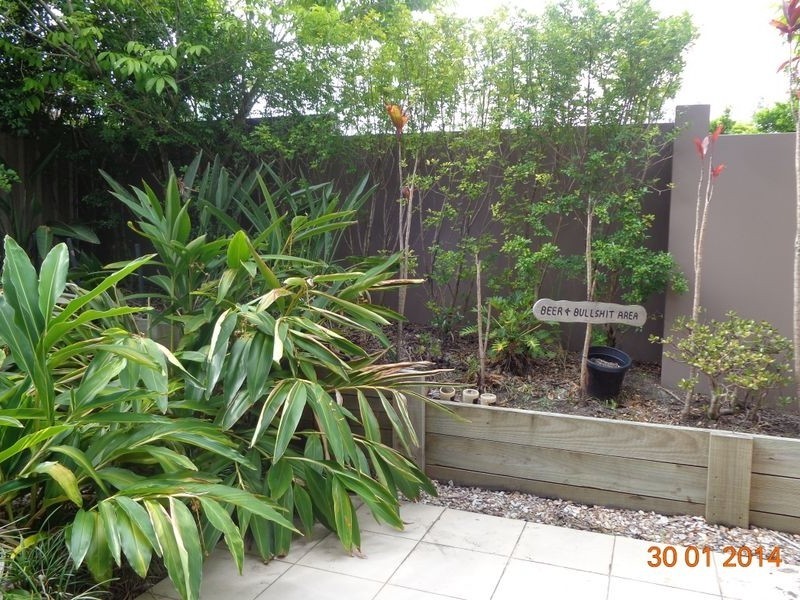 2/81 Pohlman Street, Southport QLD 4215