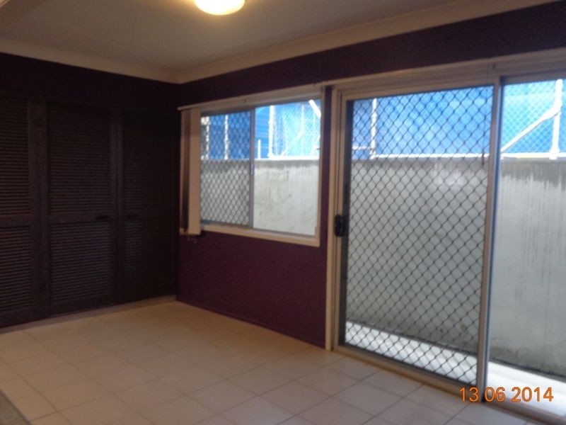 40 Brighton Parade, Southport QLD 4215