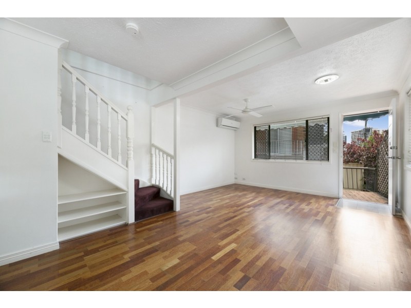 1/16 Lather Street, Southport QLD 4215
