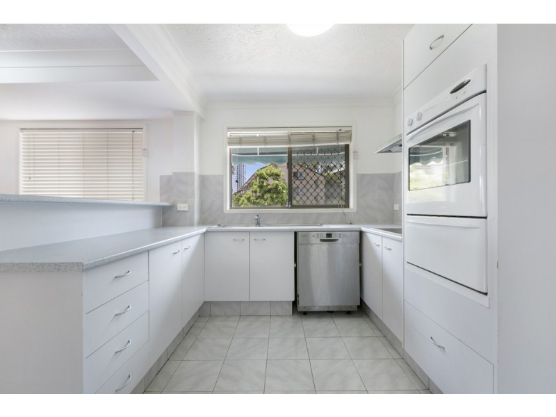 1/16 Lather Street, Southport QLD 4215