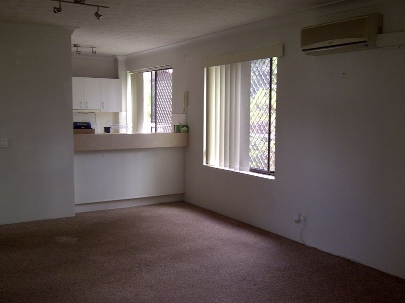 2/7 Lather Street, Southport QLD 4215