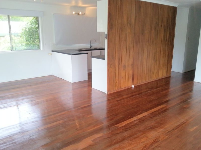 2 Golden Crescent, Southport QLD 4215