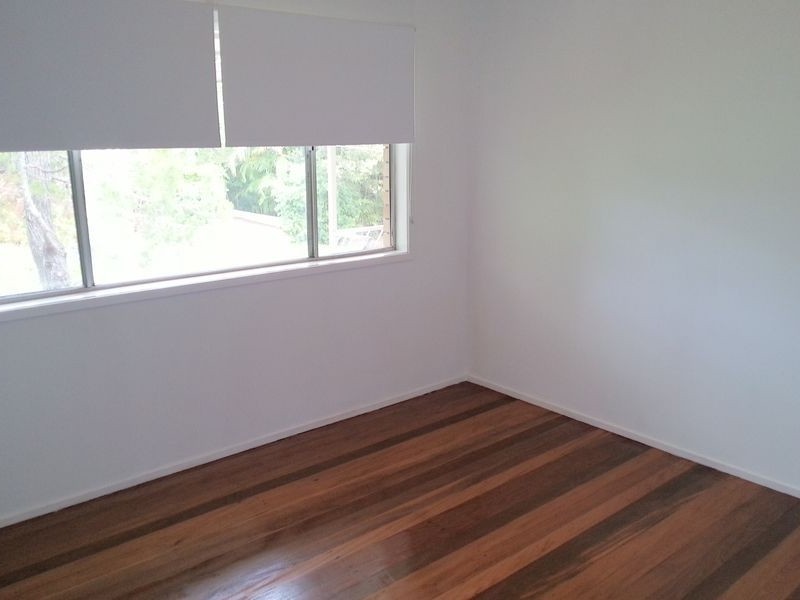 2 Golden Crescent, Southport QLD 4215