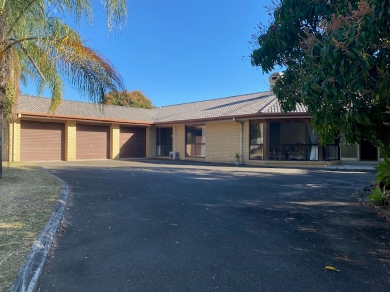 35 Kingsway Drive, Molendinar QLD 4214