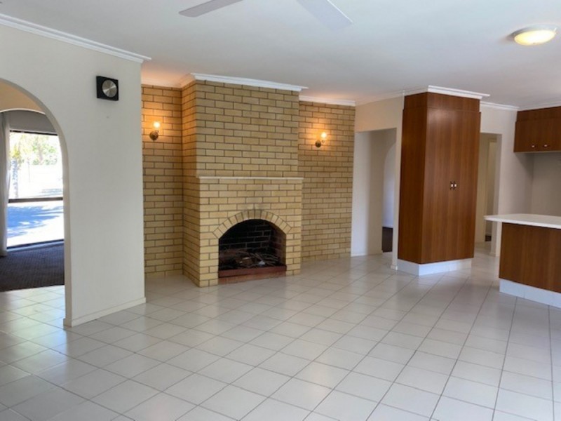 35 Kingsway Drive, Molendinar QLD 4214