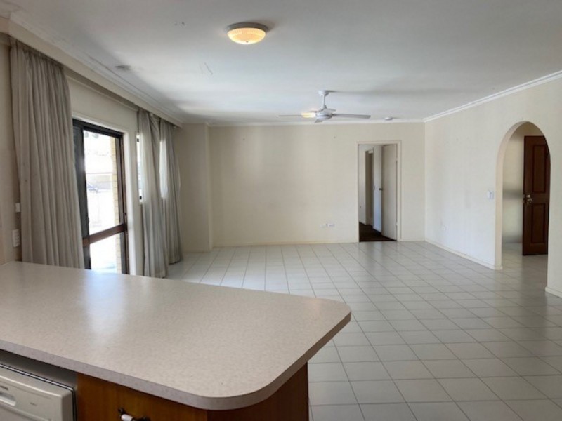 35 Kingsway Drive, Molendinar QLD 4214