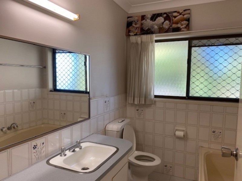 35 Kingsway Drive, Molendinar QLD 4214