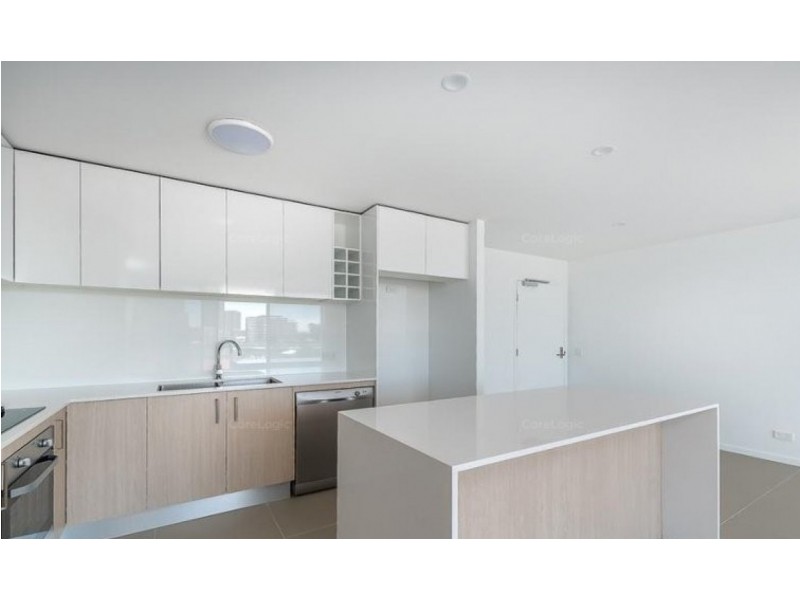 405/26 Spendelove Avenue, Southport QLD 4215