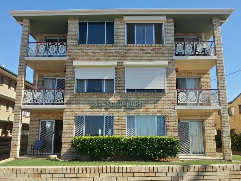 2/264 Marine Parade, Labrador QLD 4215