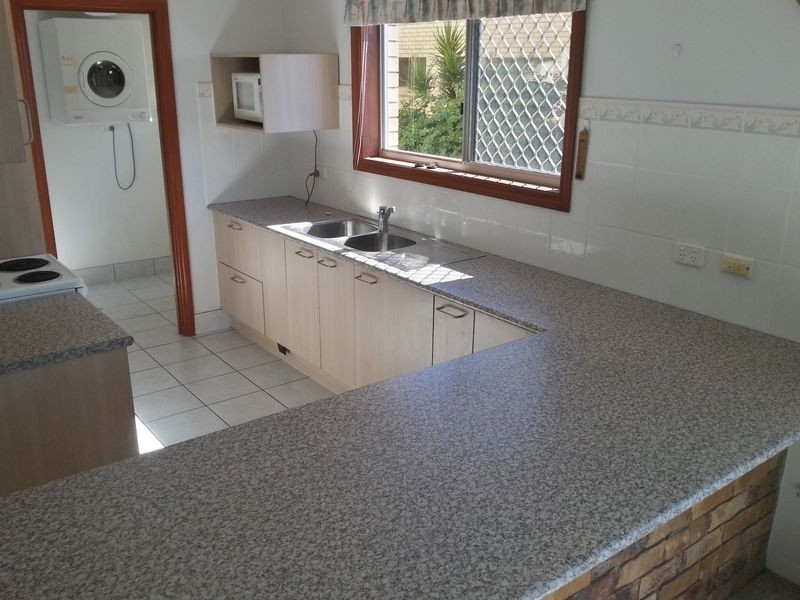 2/264 Marine Parade, Labrador QLD 4215