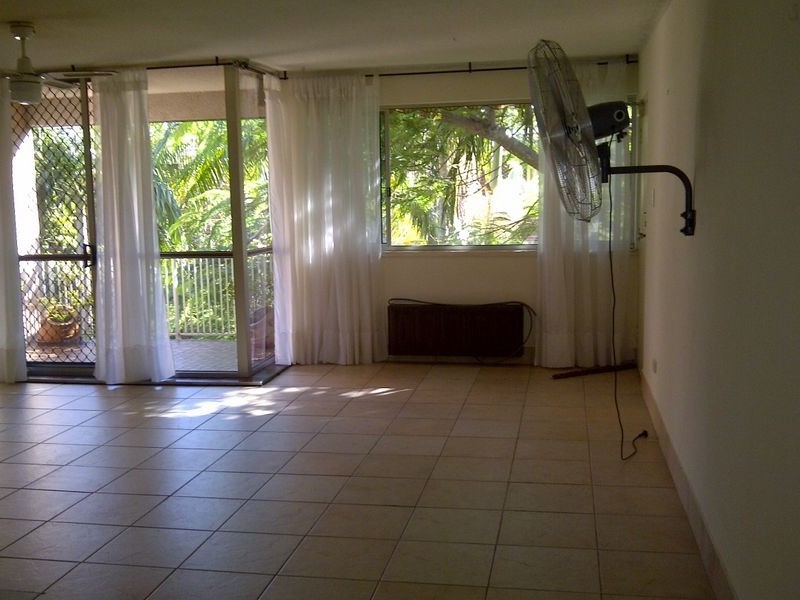 8/64 Bauer Street, Southport QLD 4215