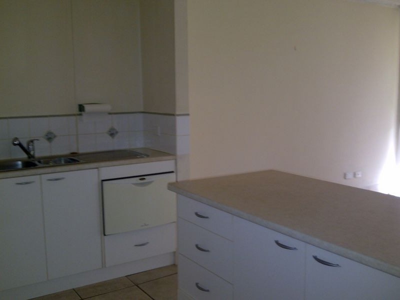 8/64 Bauer Street, Southport QLD 4215