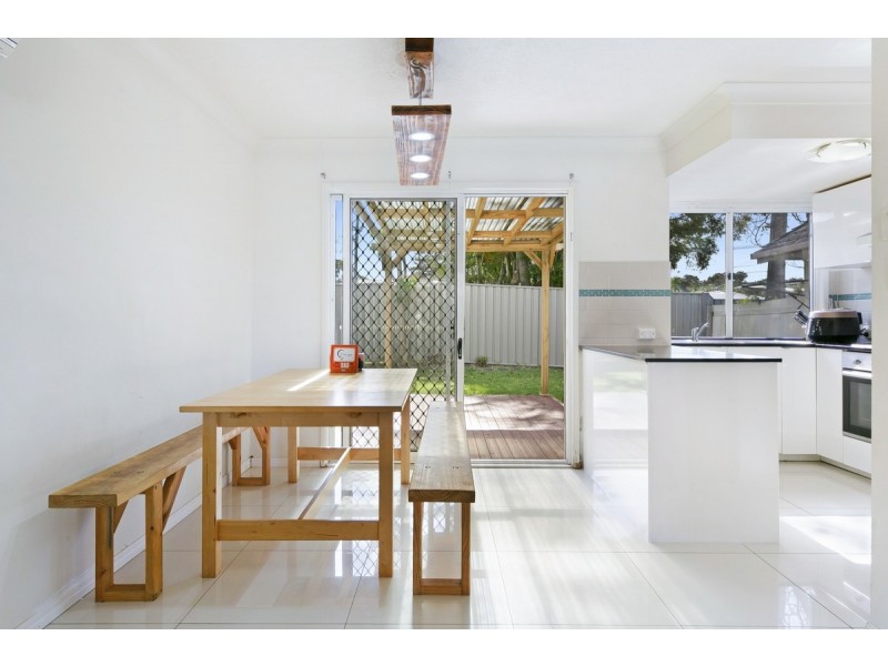 10/2 St Kevins Avenue, Benowa QLD 4217