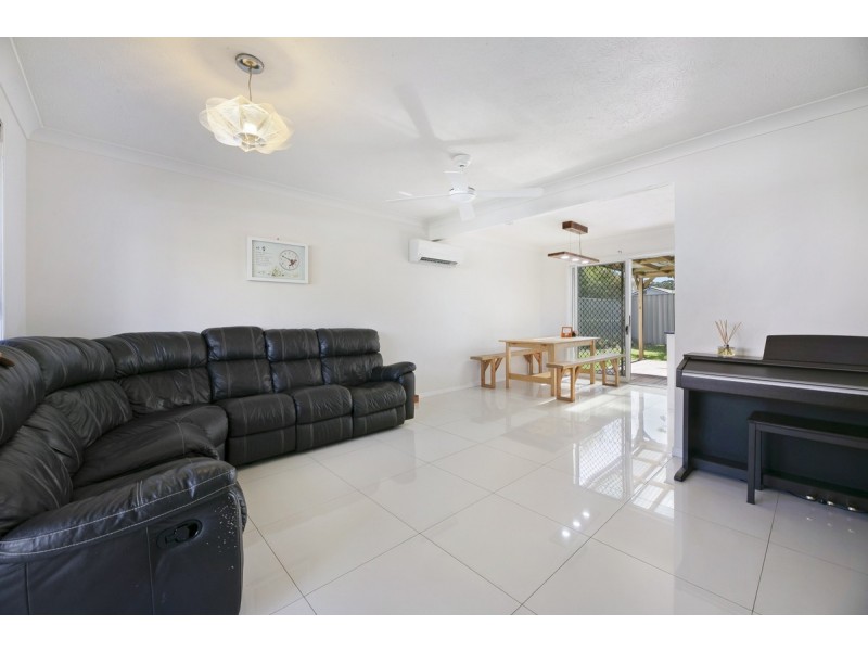 10/2 St Kevins Avenue, Benowa QLD 4217