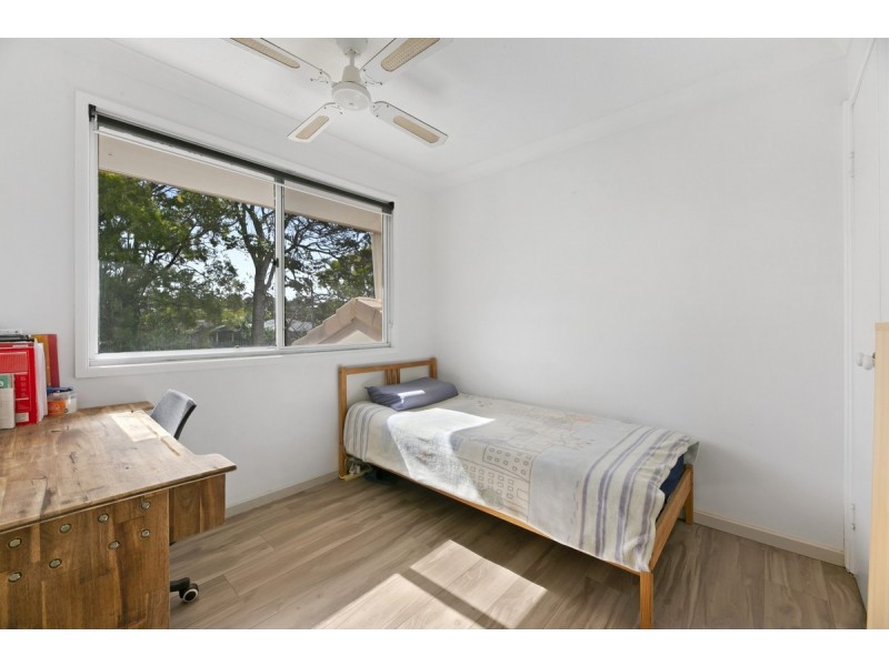 10/2 St Kevins Avenue, Benowa QLD 4217