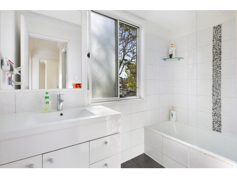 10/2 St Kevins Avenue, Benowa QLD 4217