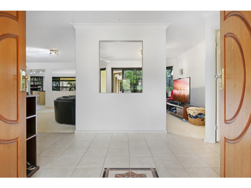 38 Petworth Court, Arundel QLD 4214