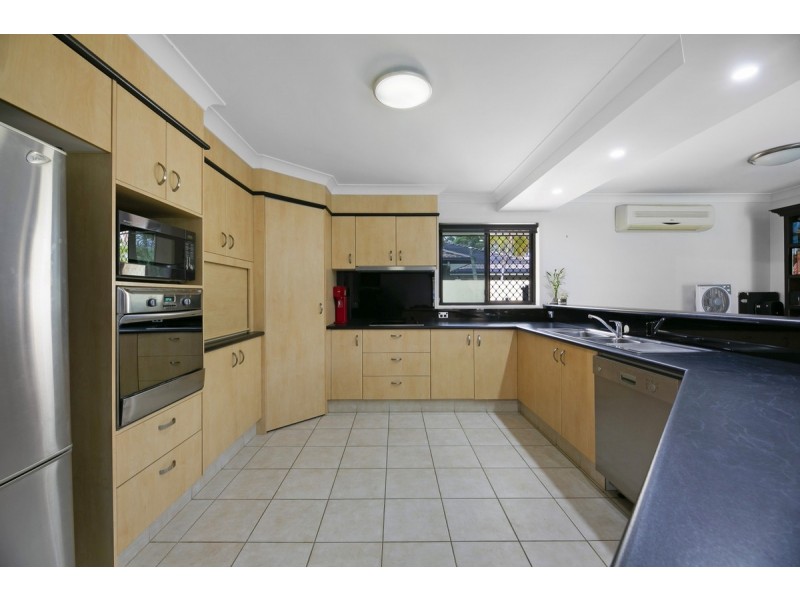 38 Petworth Court, Arundel QLD 4214