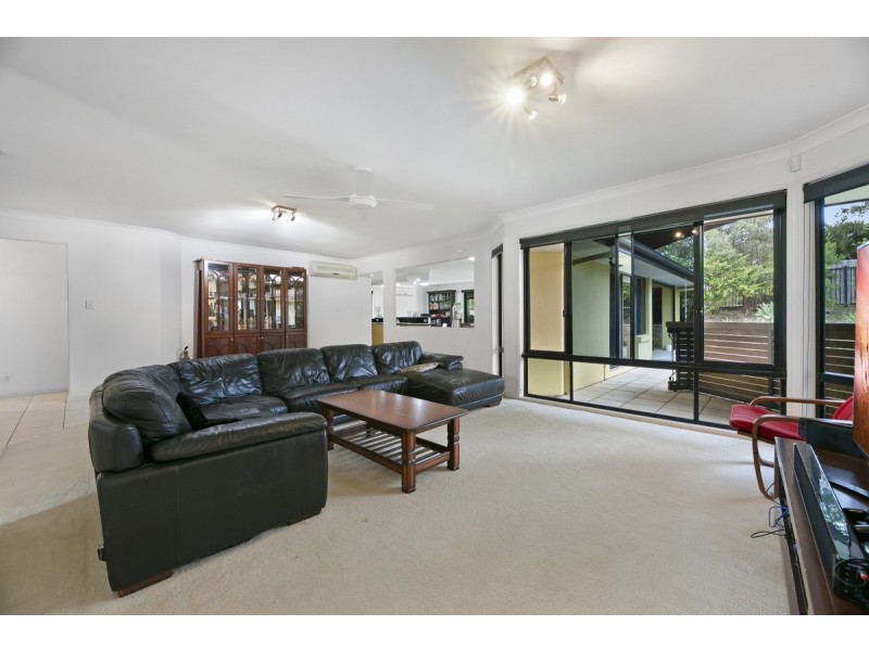 38 Petworth Court, Arundel QLD 4214