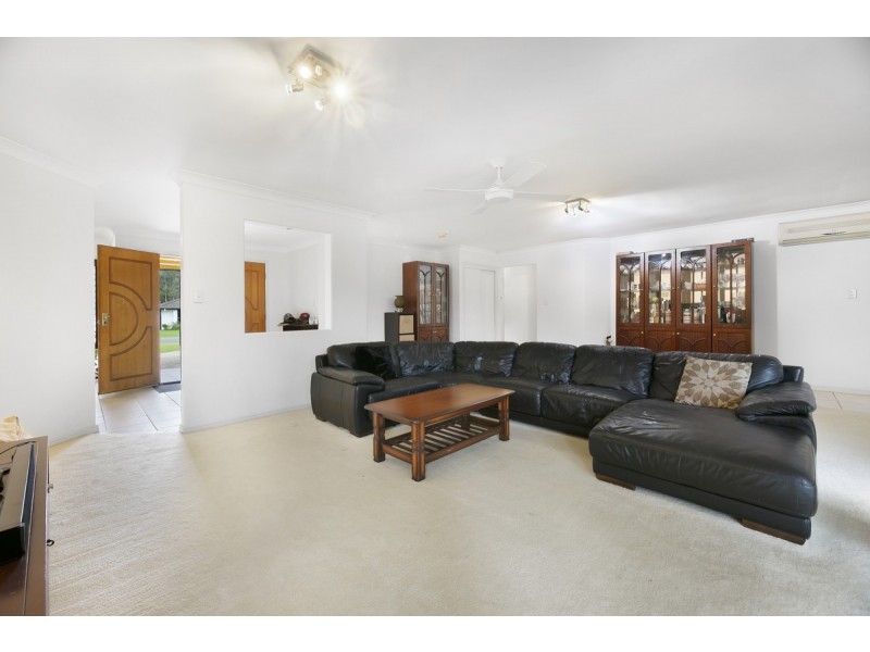 38 Petworth Court, Arundel QLD 4214