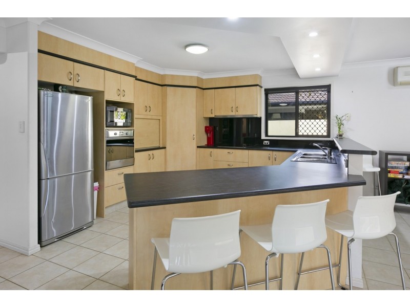 38 Petworth Court, Arundel QLD 4214