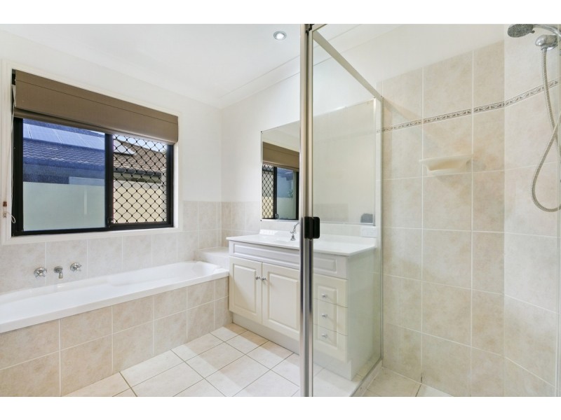 38 Petworth Court, Arundel QLD 4214