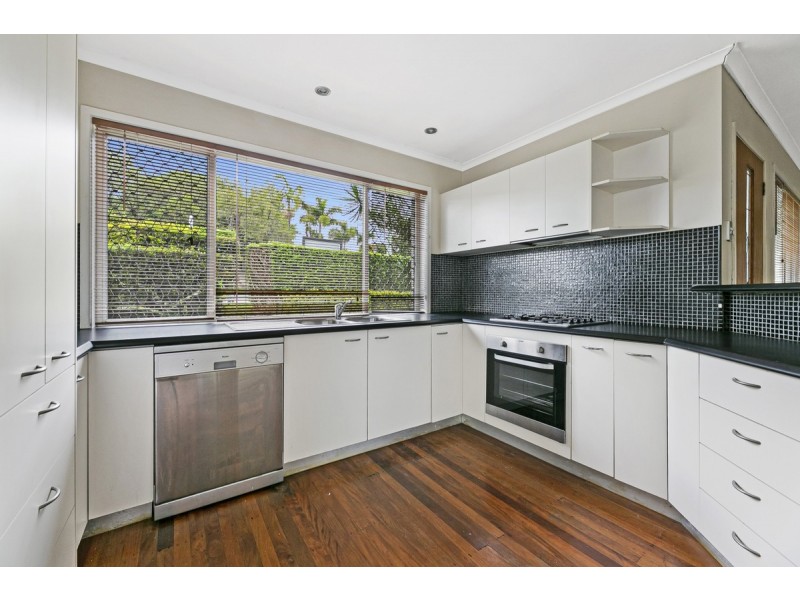 17 Eileen Avenue, Southport QLD 4215