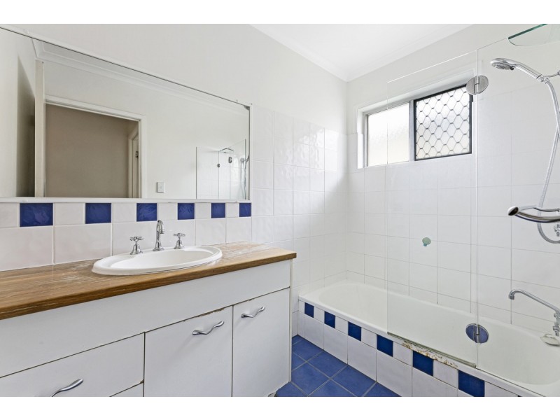 17 Eileen Avenue, Southport QLD 4215