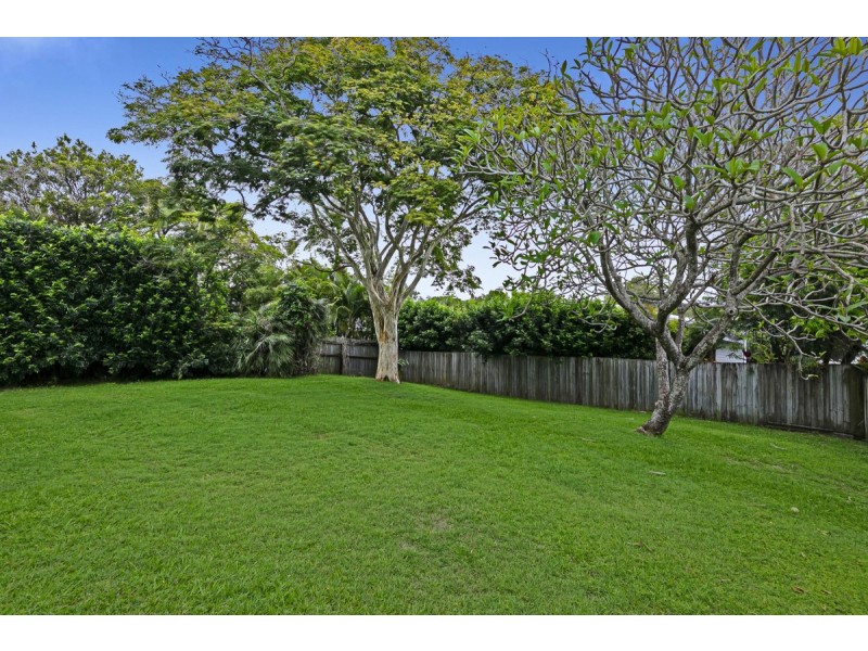 17 Eileen Avenue, Southport QLD 4215
